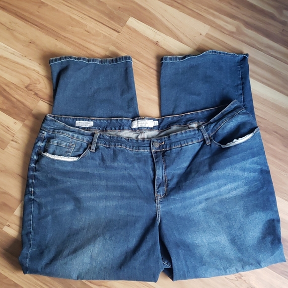 Torrid relaxed boot 30 Tall blue jeans
